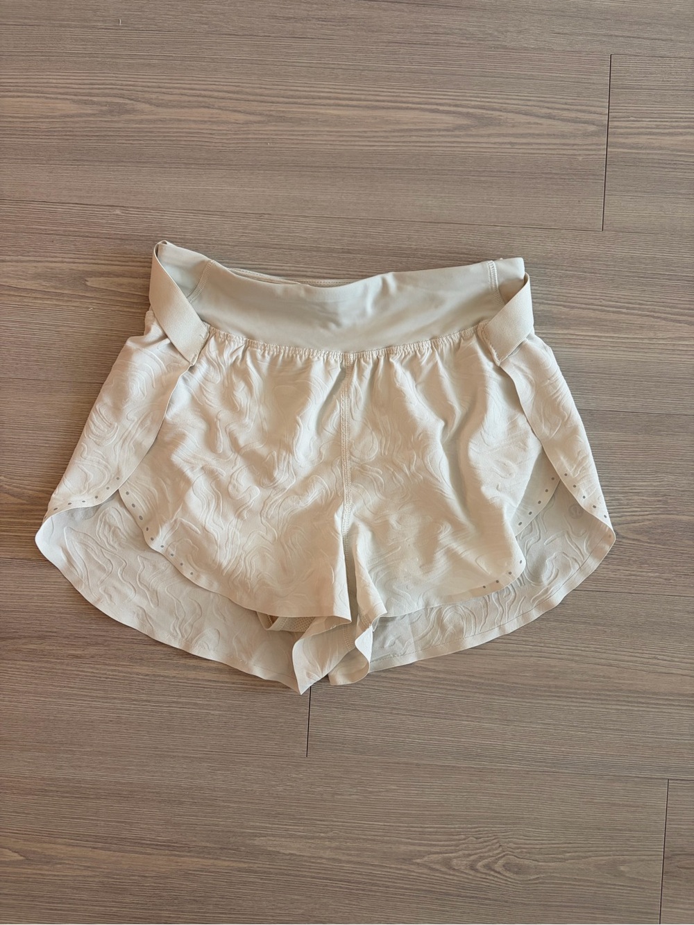 Lululemon Cream fast and free Shorts